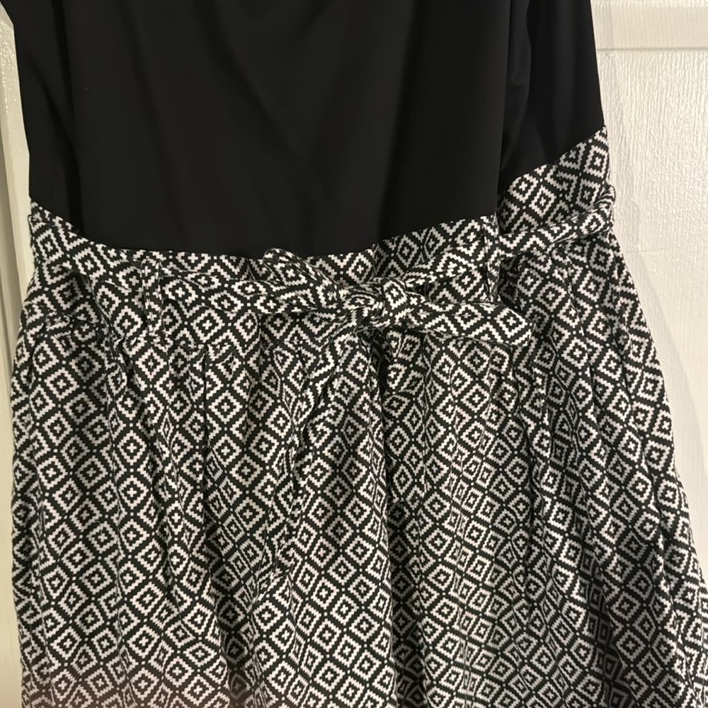 J McLaughlin black / white dress - Picture 8 of 8